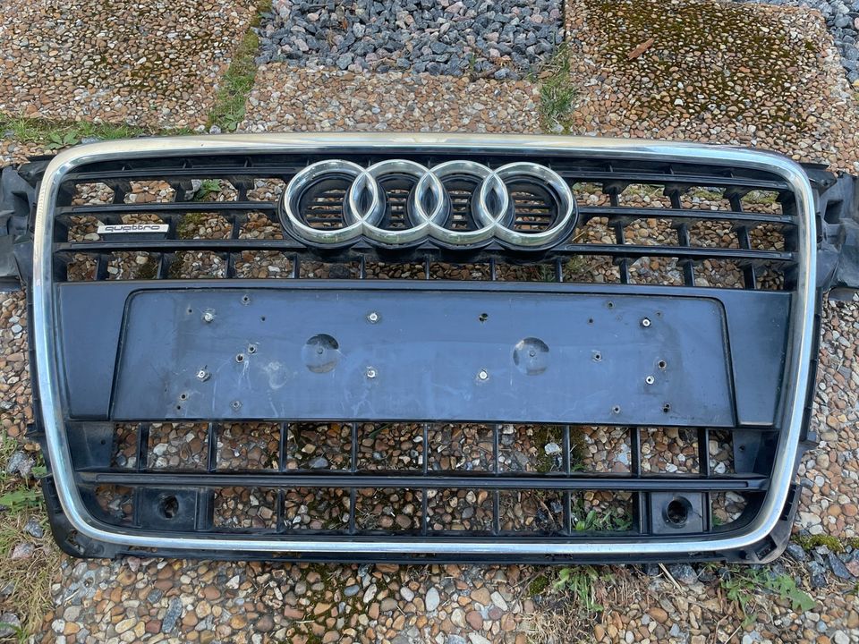 Audi A4 B8 Etu säleikkö