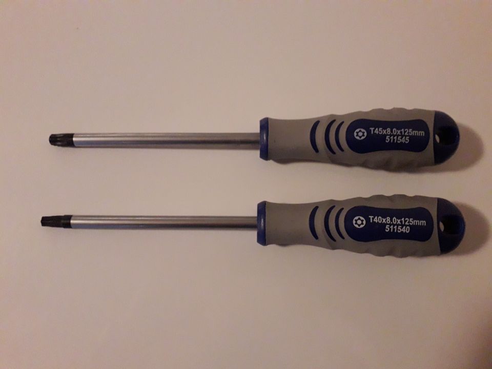 Ruuvimeisselit (torx), T40 ja T45 (reikäpäät)