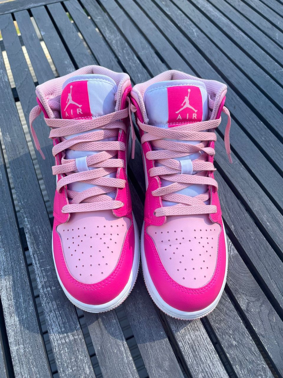 Air Jordan 1 Mid Fierce Pink -kengät