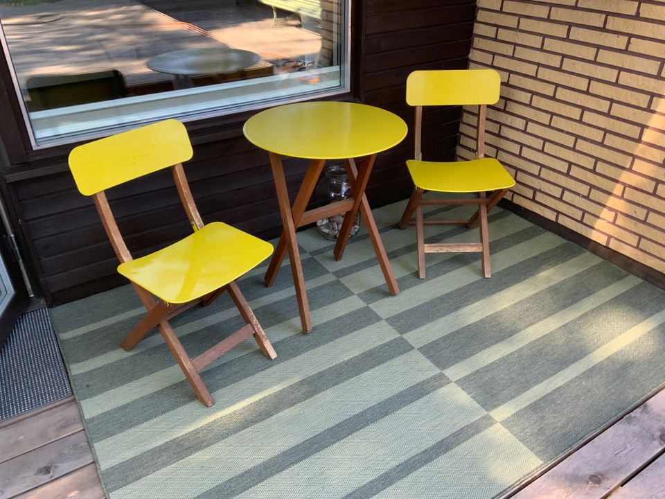 Puutarhakalusteet Isku Collection pöytä ja 2 tuolia