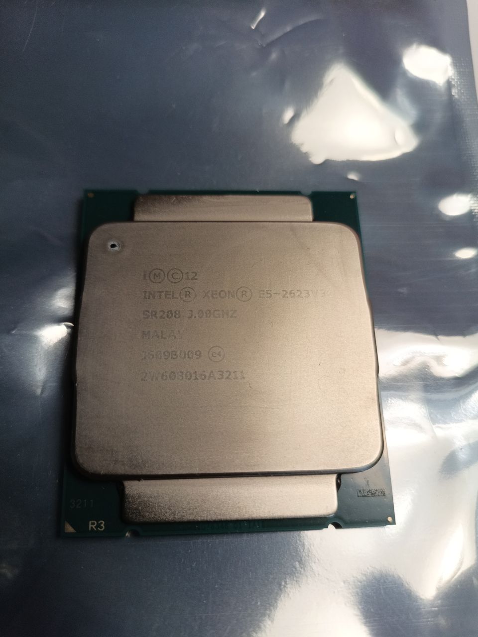 Intel Xeon E5-2623V3 prosessori