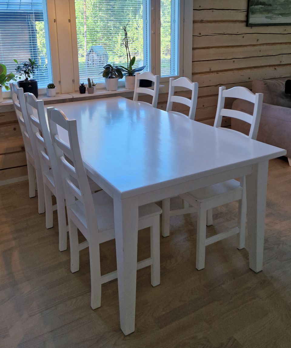 Keittiön pöytä ja 6 tuolia