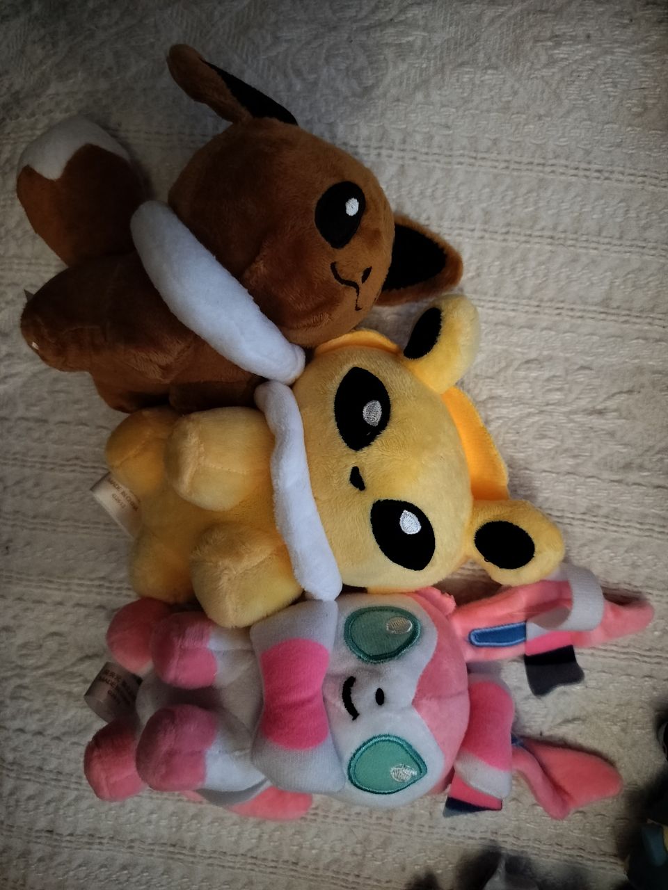 Pokemon Eevee, Jolteon ja Sylveon pehmot! 3e/kpl!