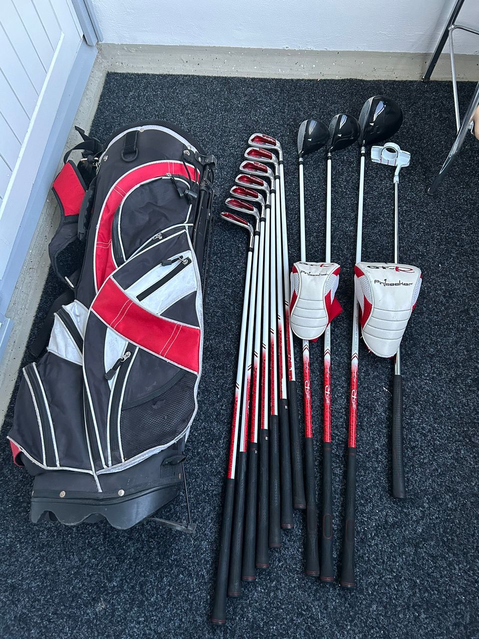 Naisten Pinseeker GT-R aloittelijan golfsetti