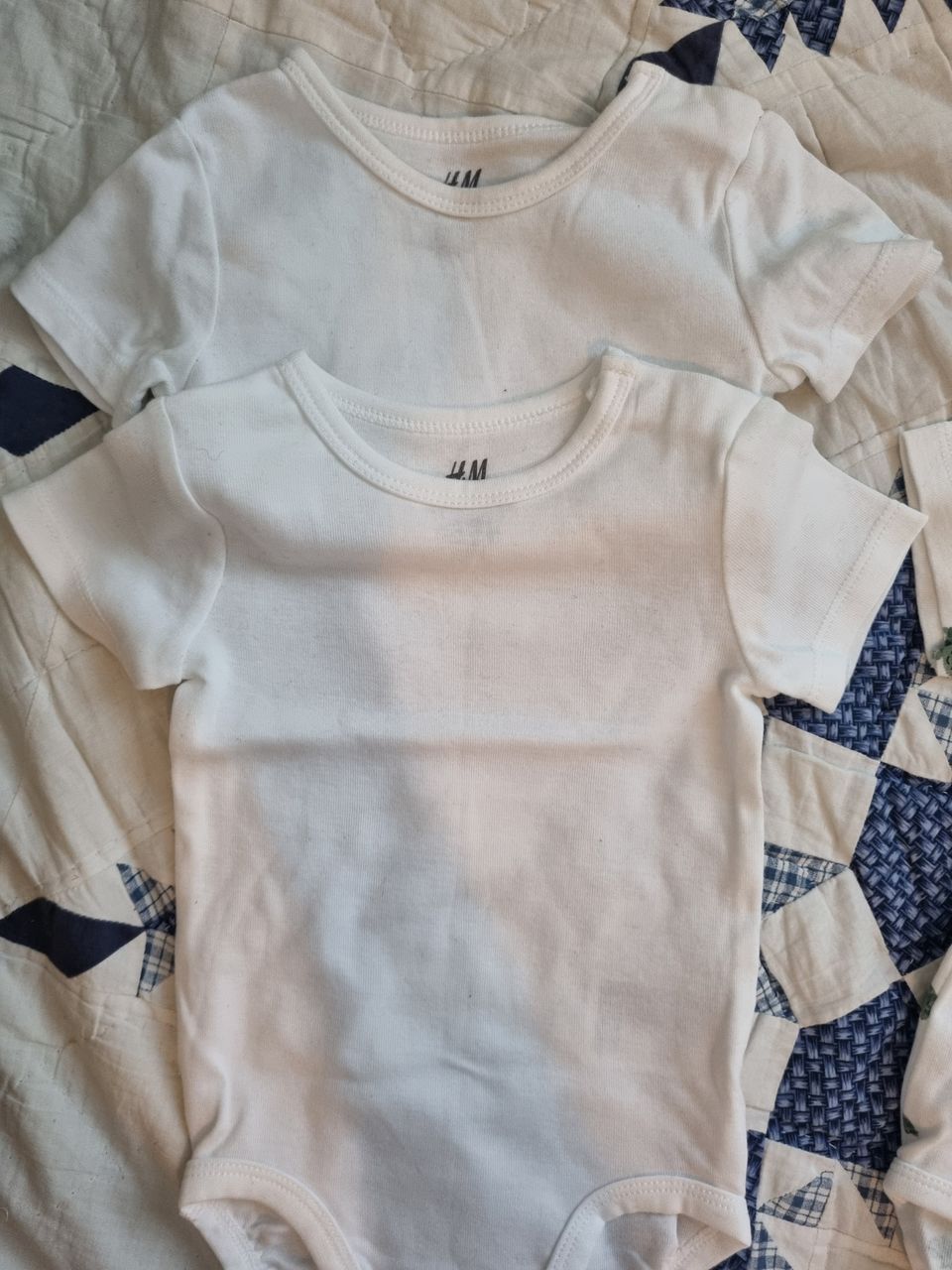 Vauvan t-paitabody × 2