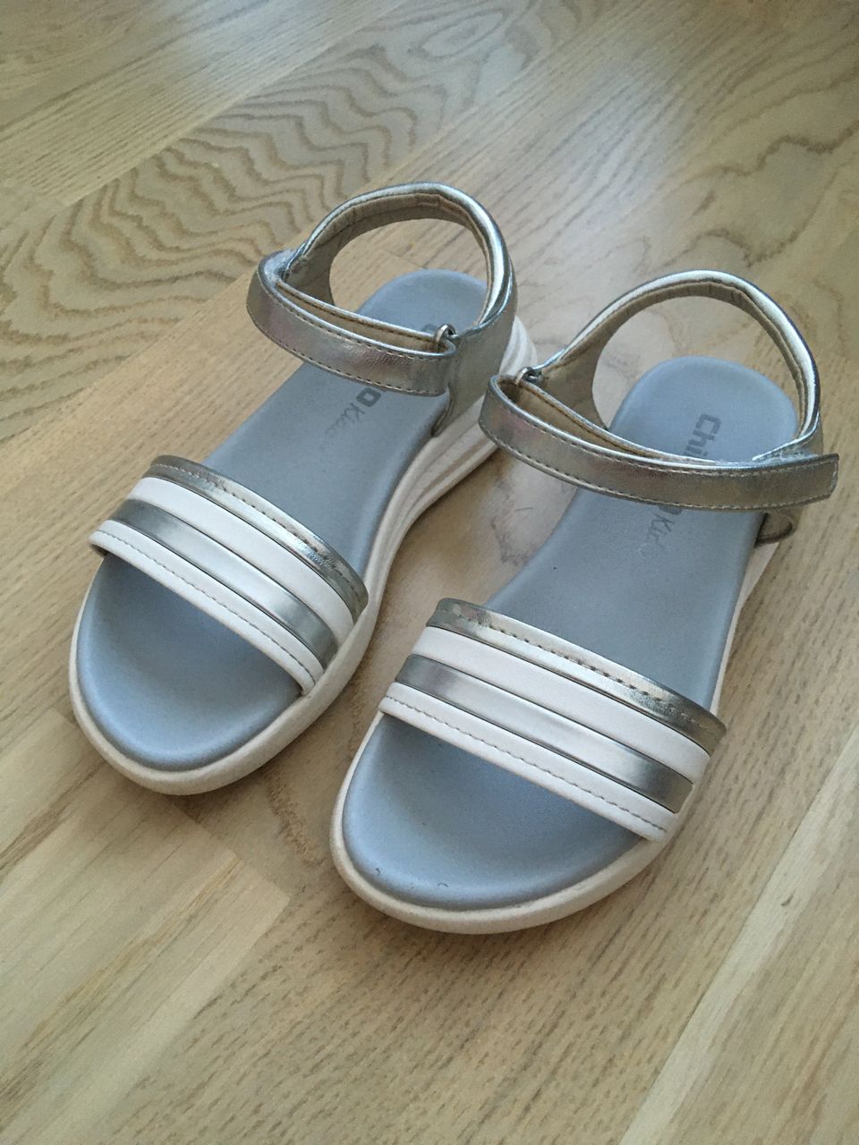 Chika sandaalit 32