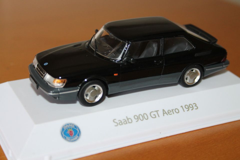 Saab 900 GT Aero 1993 pienoismalli metallinen keräilyauto 1:43