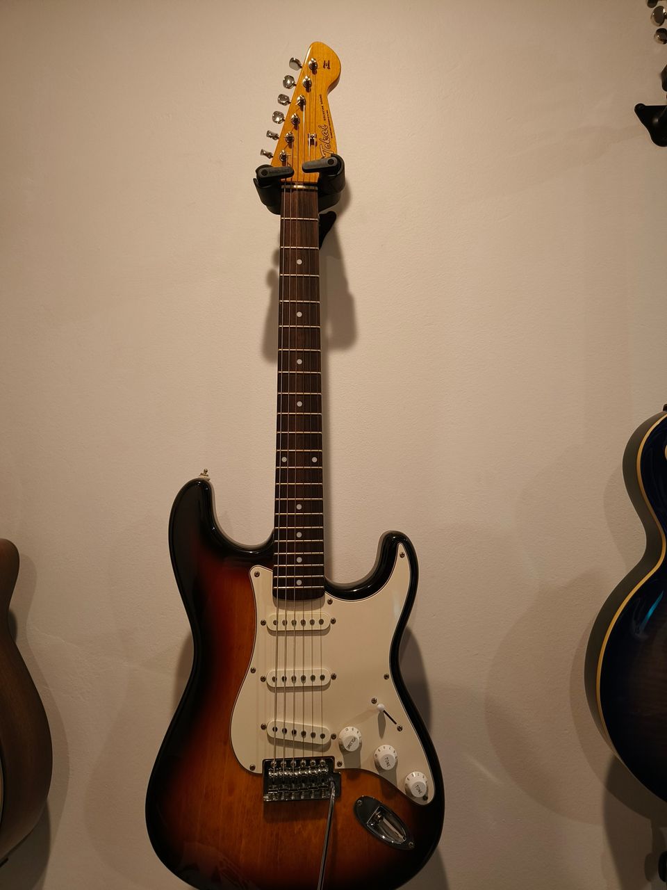 Tokai ast-33