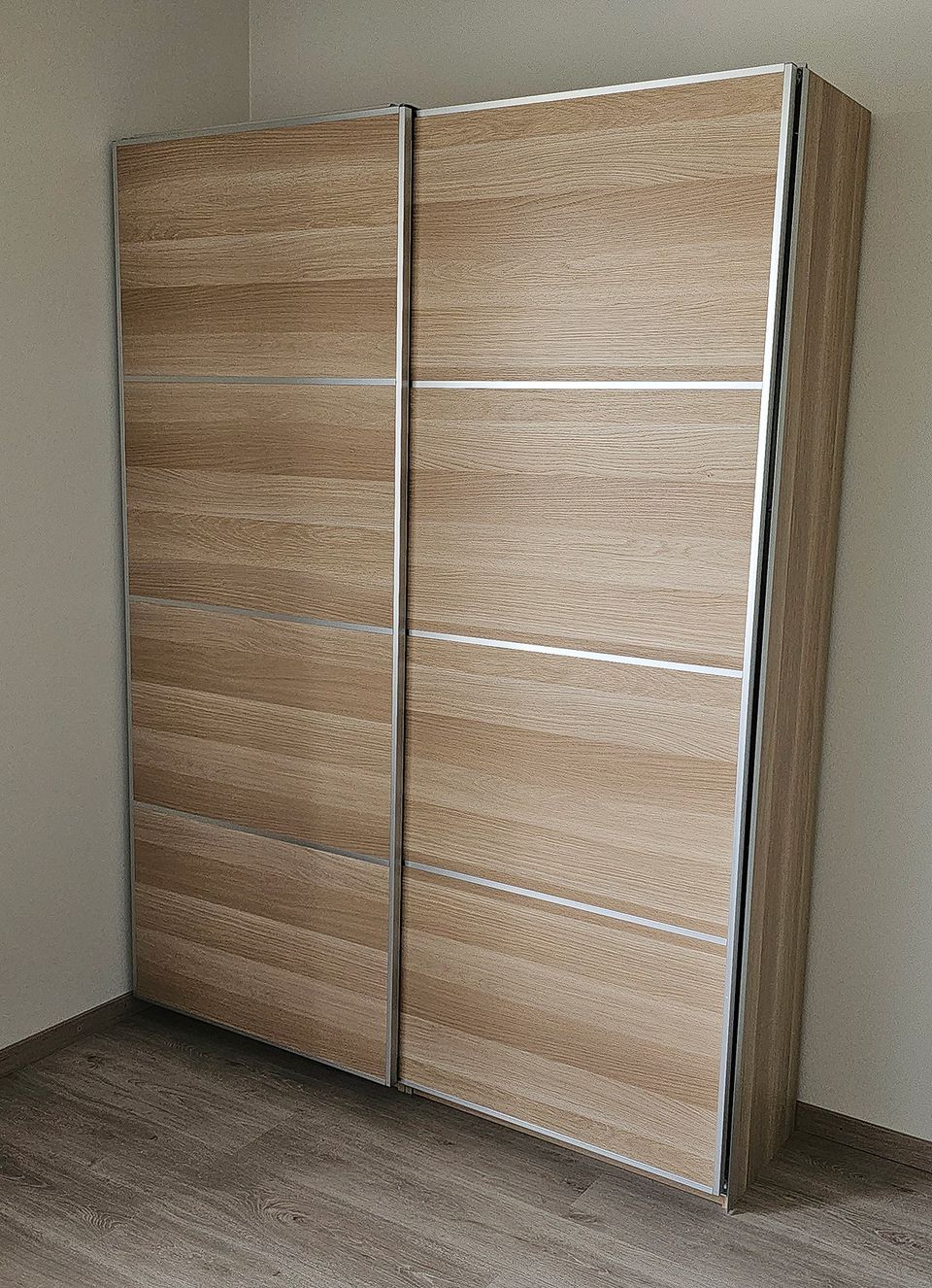 Ikea Pax liukukaapisto 150x35x201cm