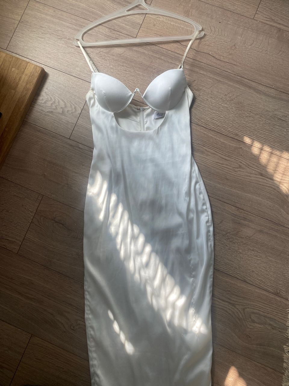 OhPolly valkoinen bodycon mekko