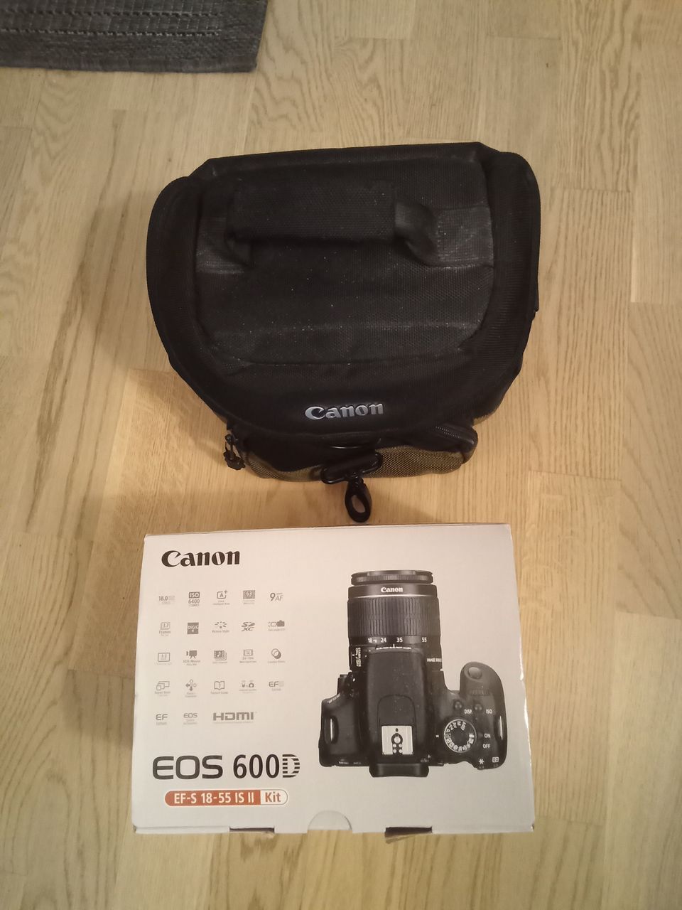 Canon EOS 600D ja kaksi objektiivia