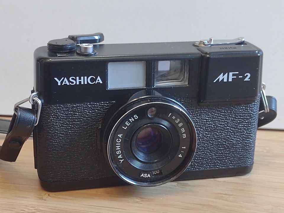 Yashica MF-2 filmipokkari