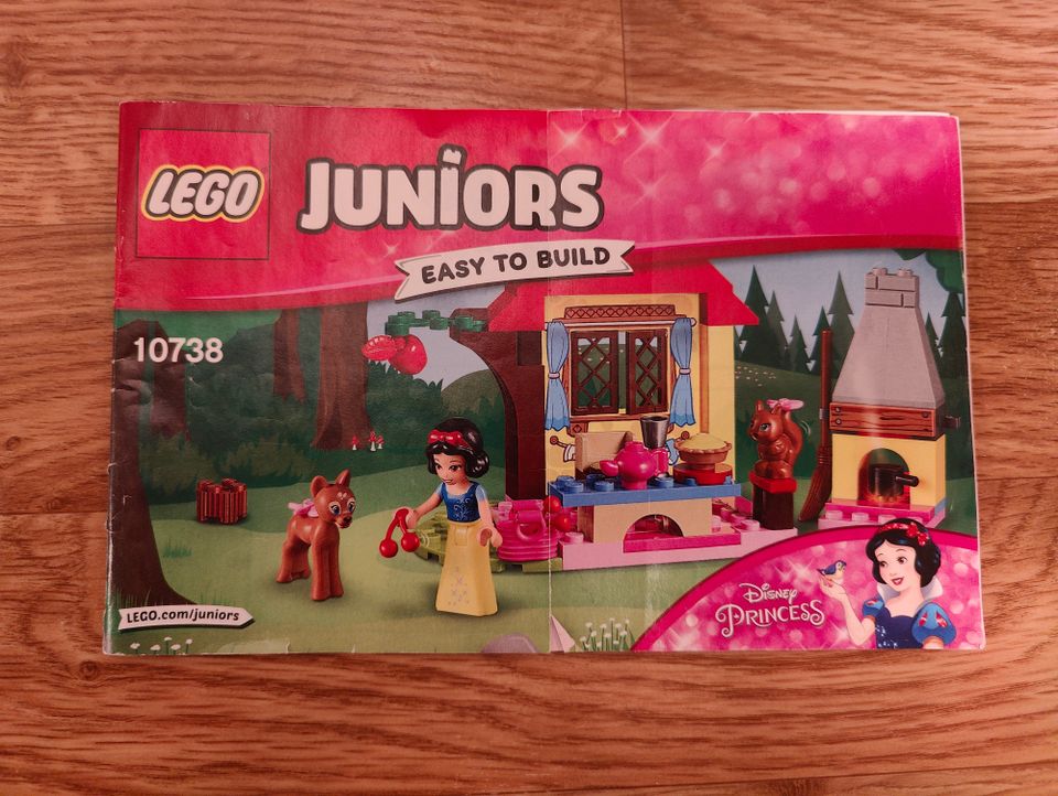 10738 Lego Juniors -Snow White's Forest Cottage
