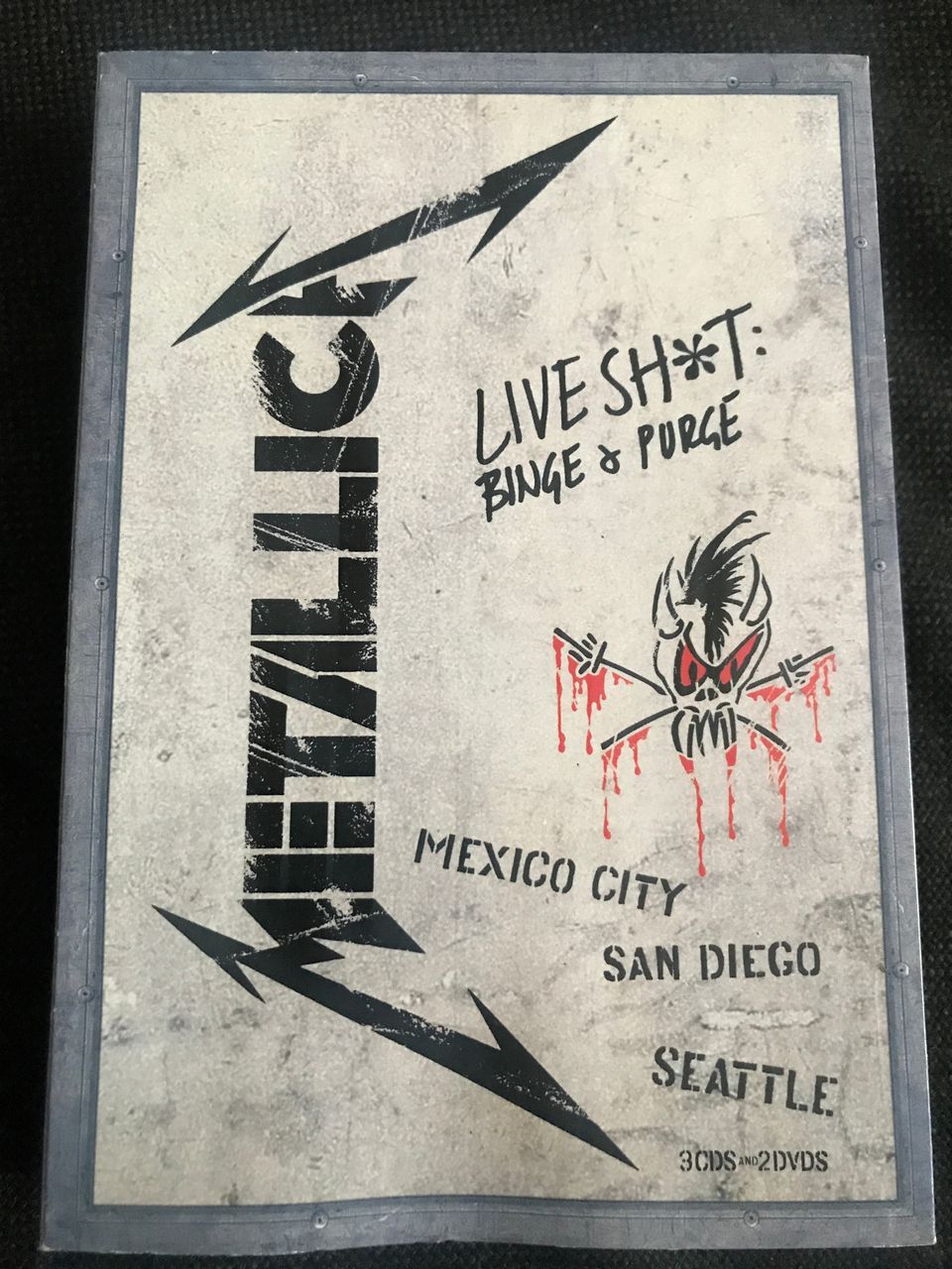 Metallica live sh*t: binge& purge 3cd+2dvd julkaisu