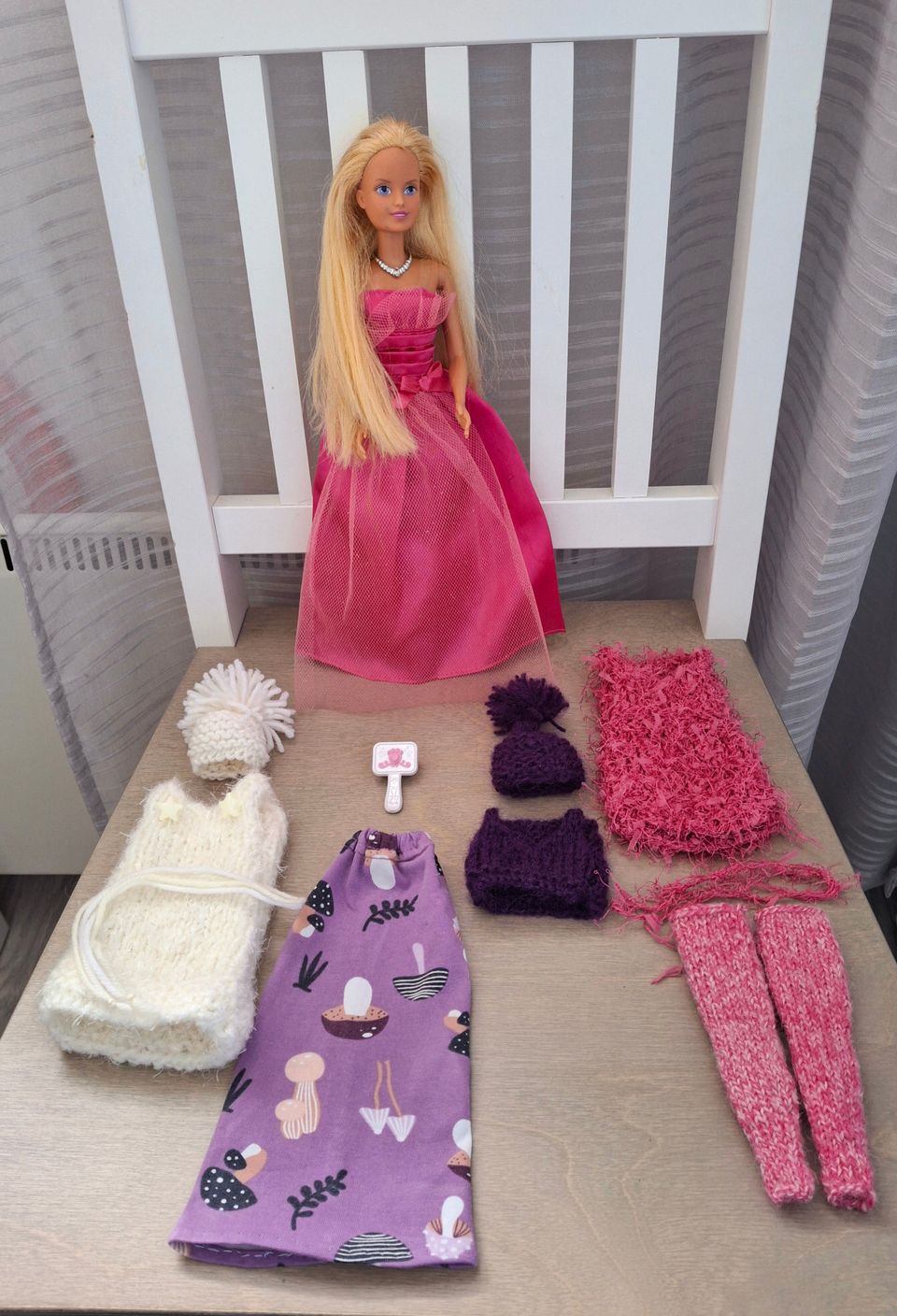 Barbie ja barbien vaatteita