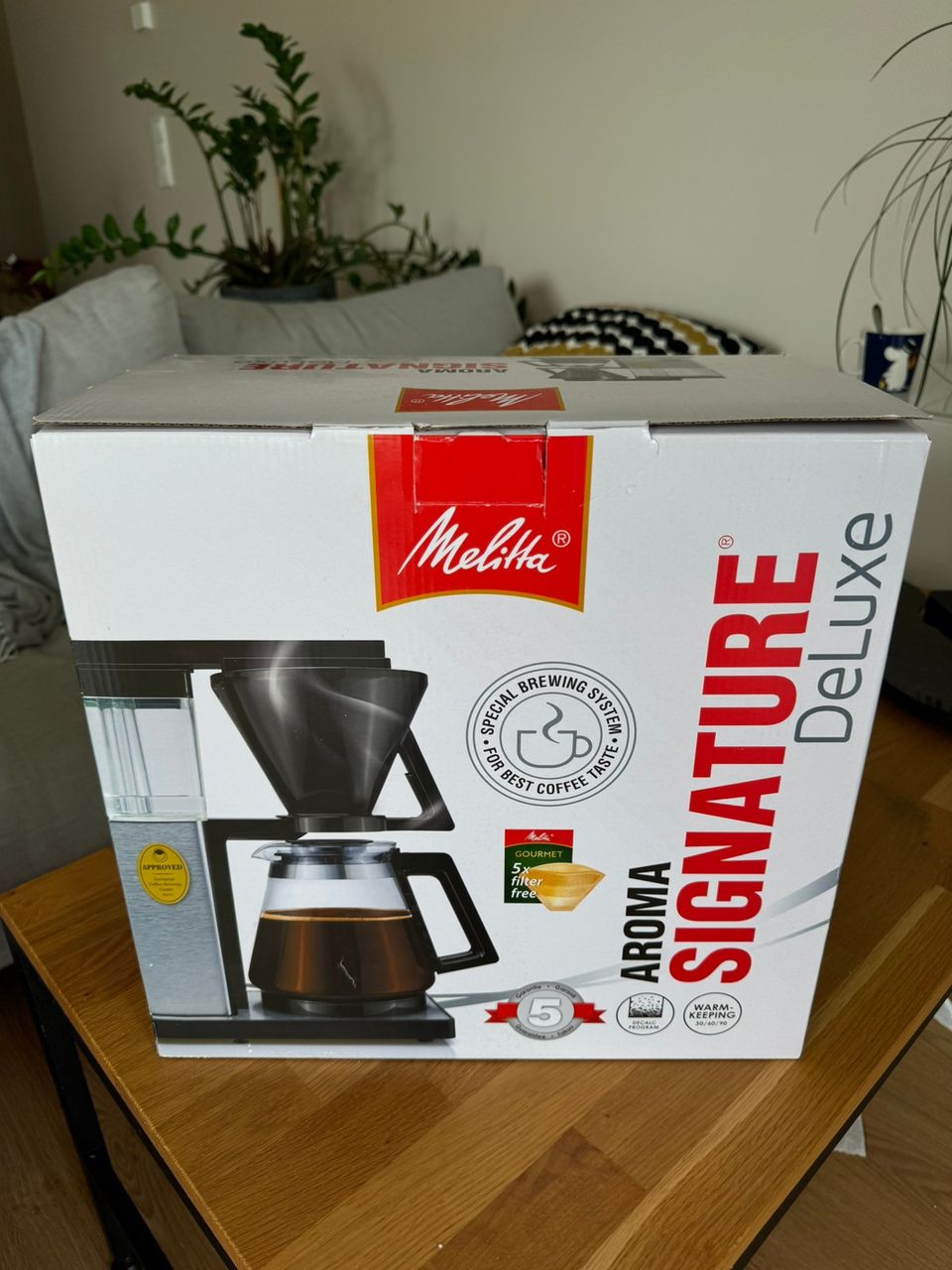 Uusi kahvinkeitin Melitta Aroma Signature DeLuxe