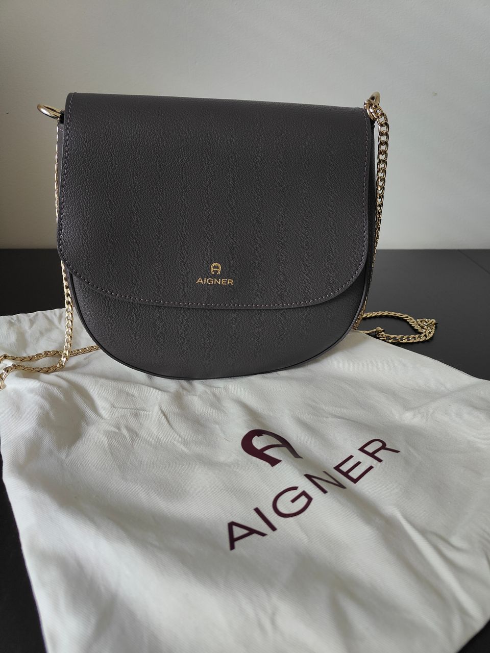 Aigner laukku