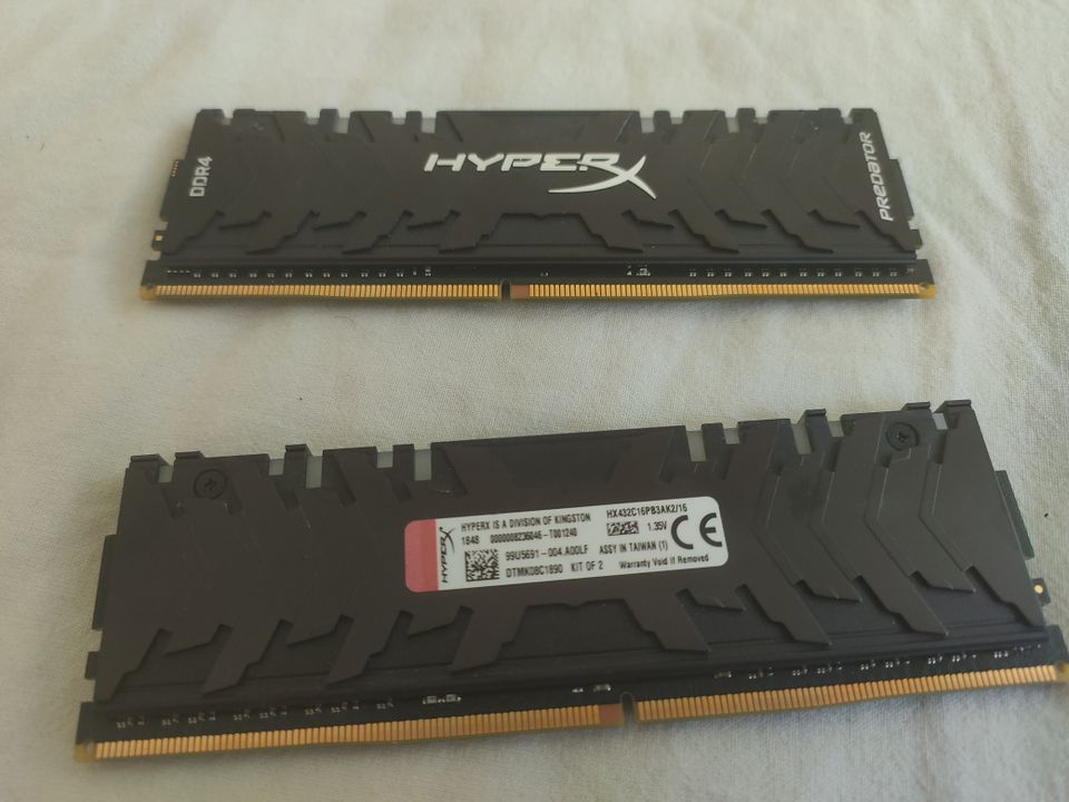 HYPERX PREDATOR 16GB DDR4 3200MHz RGB RAM