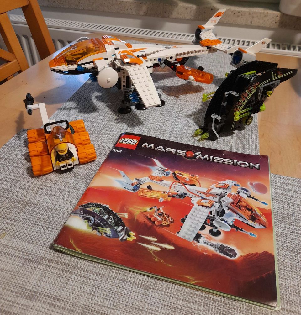 Lego Mars Mission Recon Dropship 7692