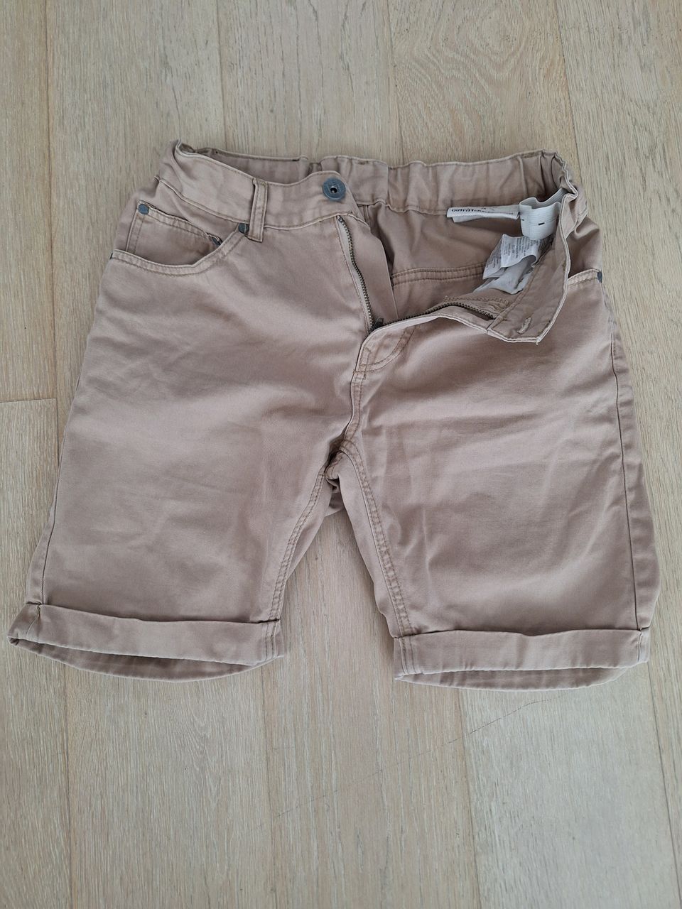 Beiget shortsit koko 31/176