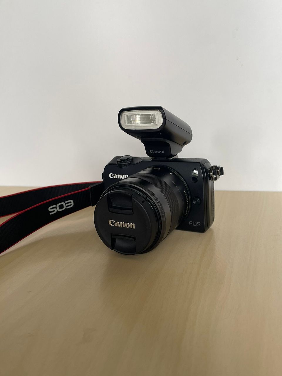 Canon eos M