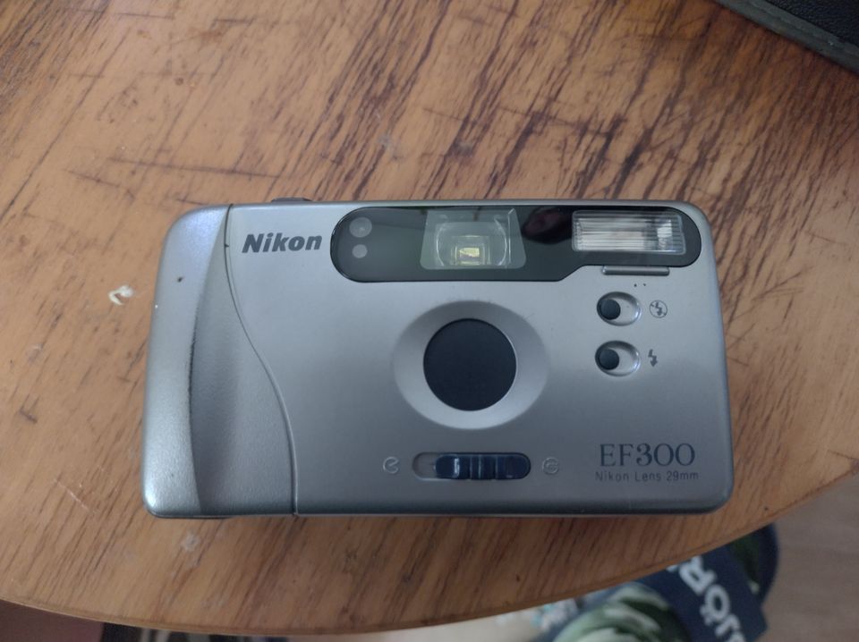 Filmikamera Nikon EF300