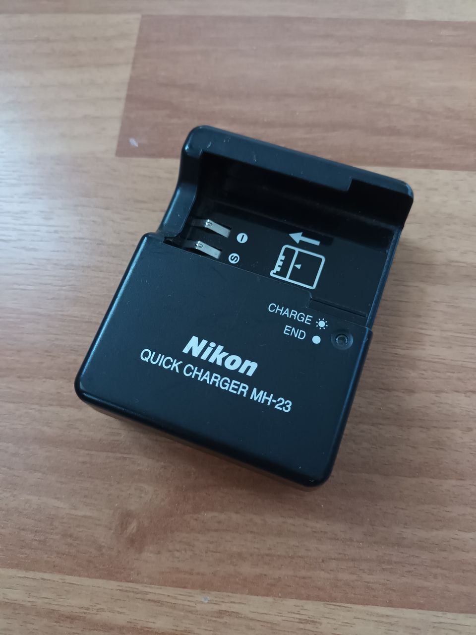 Nikon Quick Charger MH-23