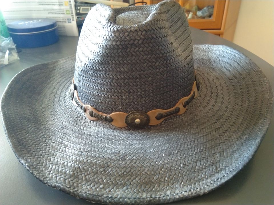 Musta olkihattu, Stetson