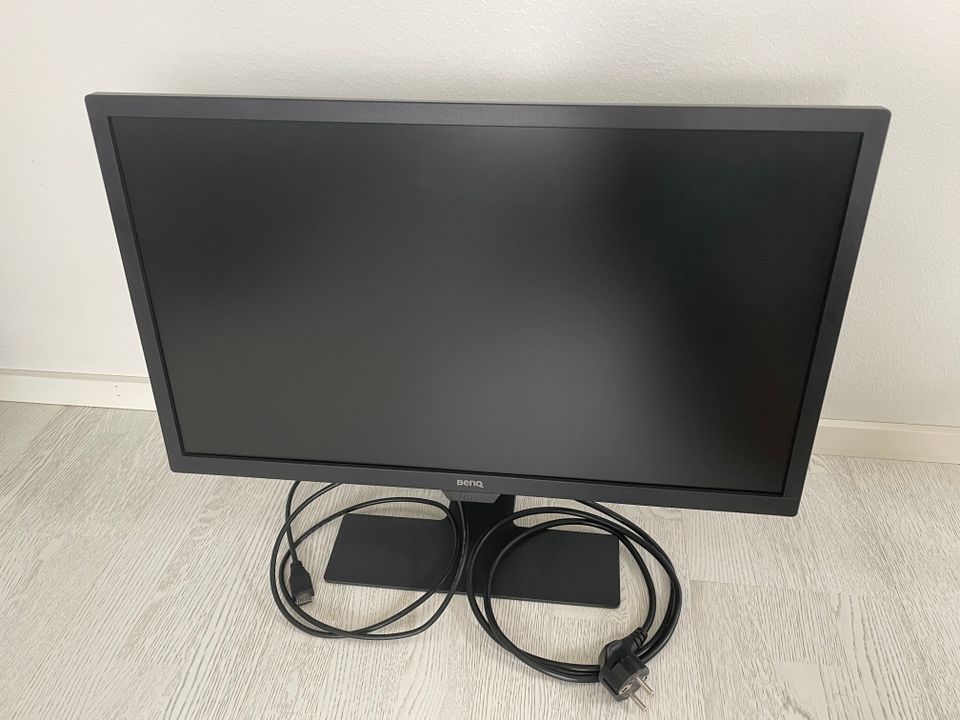 Benq 24” HDMI-monitori + HDMI-piuha