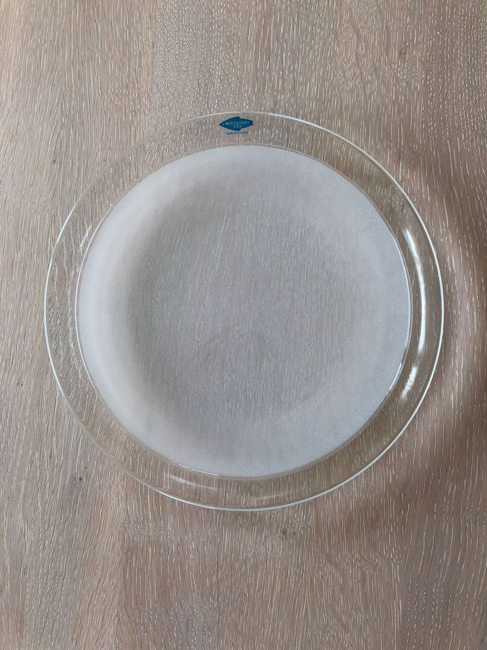 NUUTAJÄRVI Lumikuru-sarjan kristallilasiset lautaset (8 kpl)