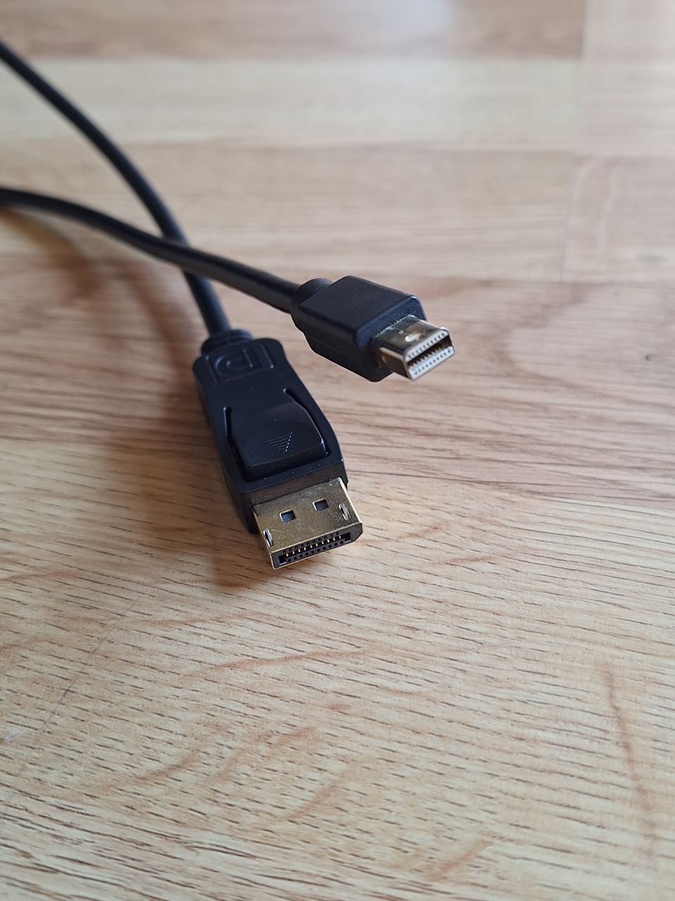 Mini displayport to displayport kaapeli 1m