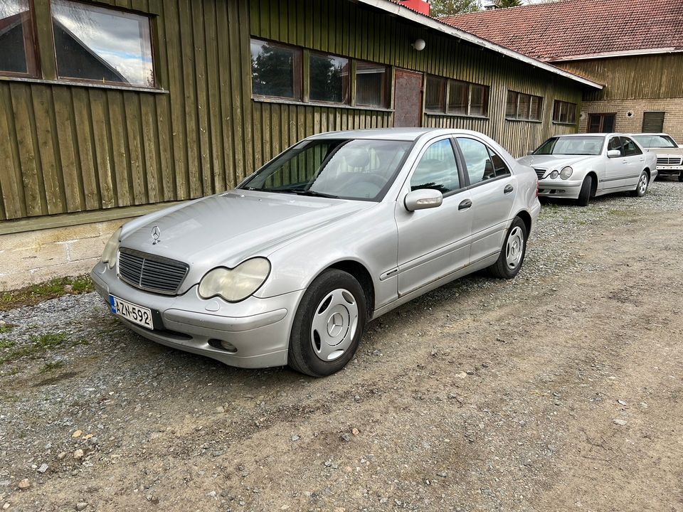 MB W203 C180 6-vaihteinen 2001