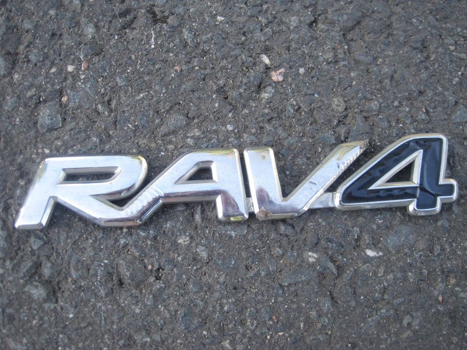 Toyota alkuperäinen RAV4 tyyppimerkintä merkki takaluukkuun