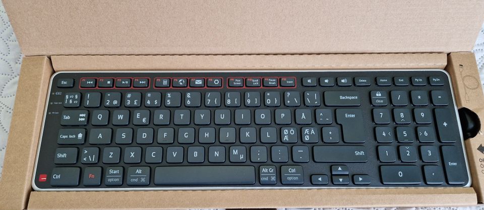 Contour Balance Keyboard -langaton näppäimistö