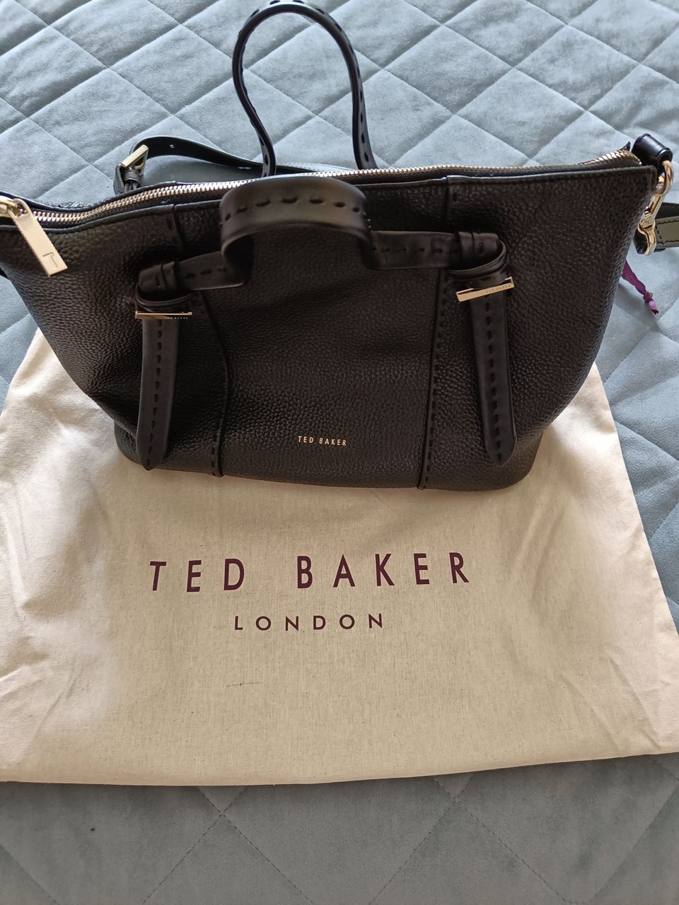 Ted Baker laukku