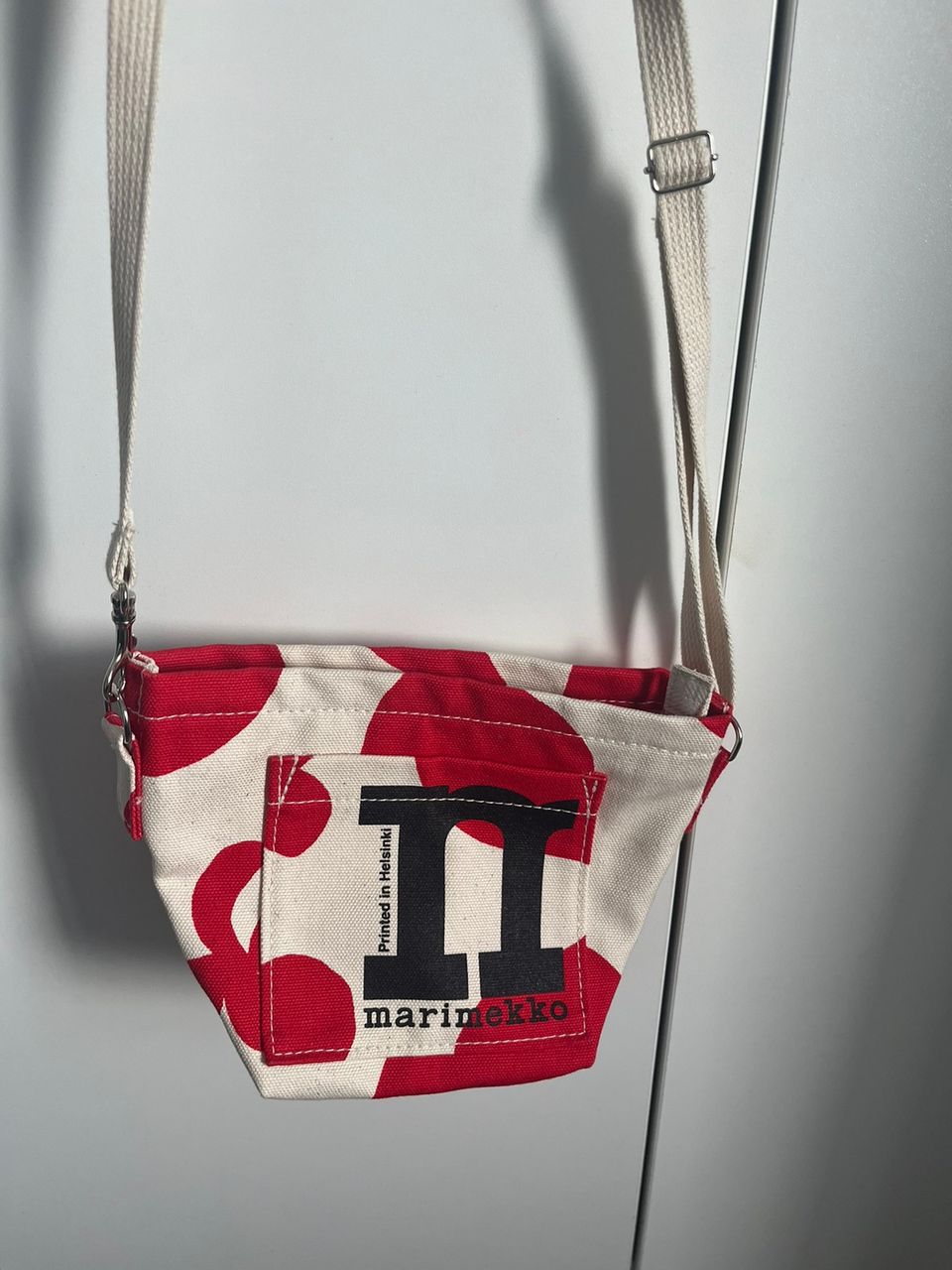 Uudenveroinen Marimekko Mono Mini -crossbody