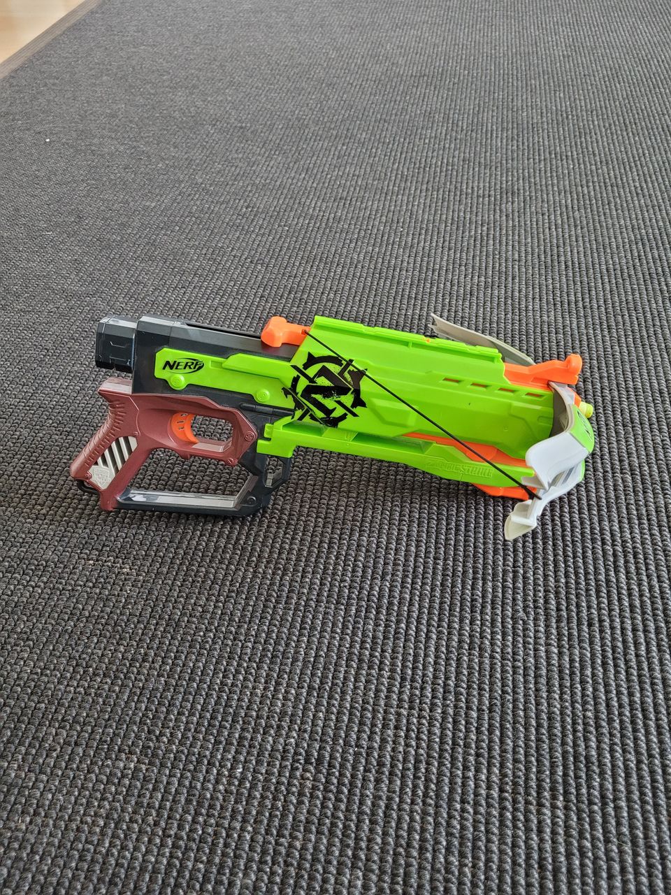 NERF Zombiestrike crossbow