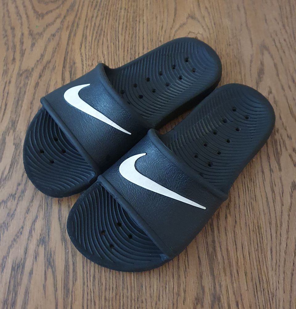 Nike sandaalit, koko 37,5