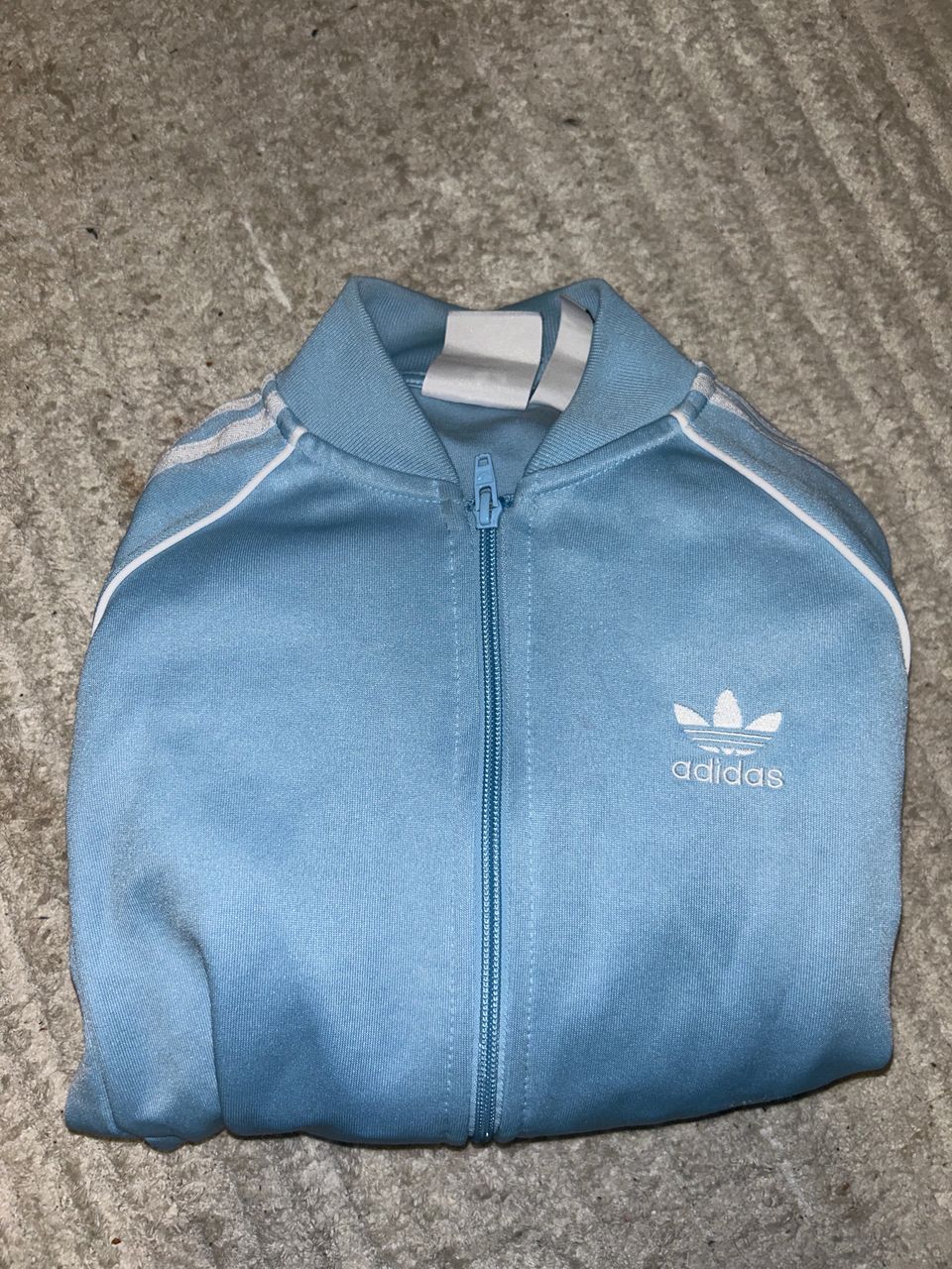 Adidas huppari