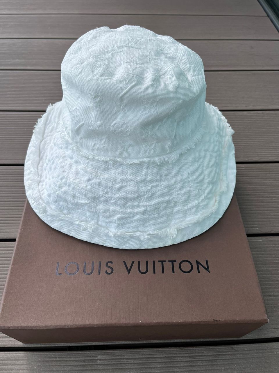 Louis Vuitton kesähattu