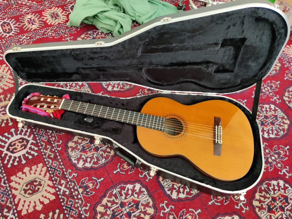 Yamaha CG-150CA akustinen kitara