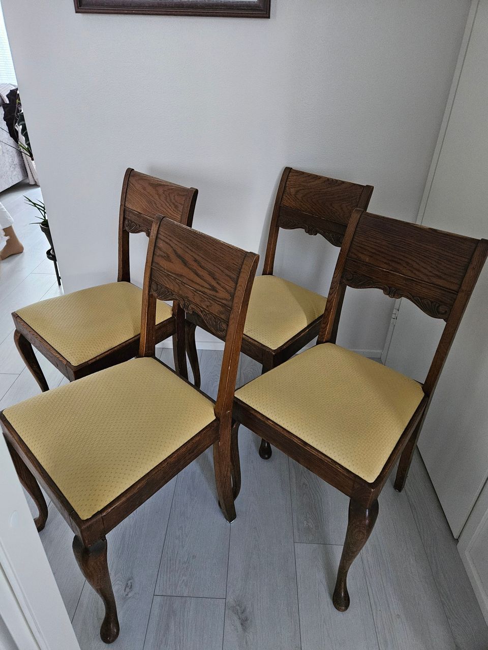 Chippendale tuoleja 4 kpl