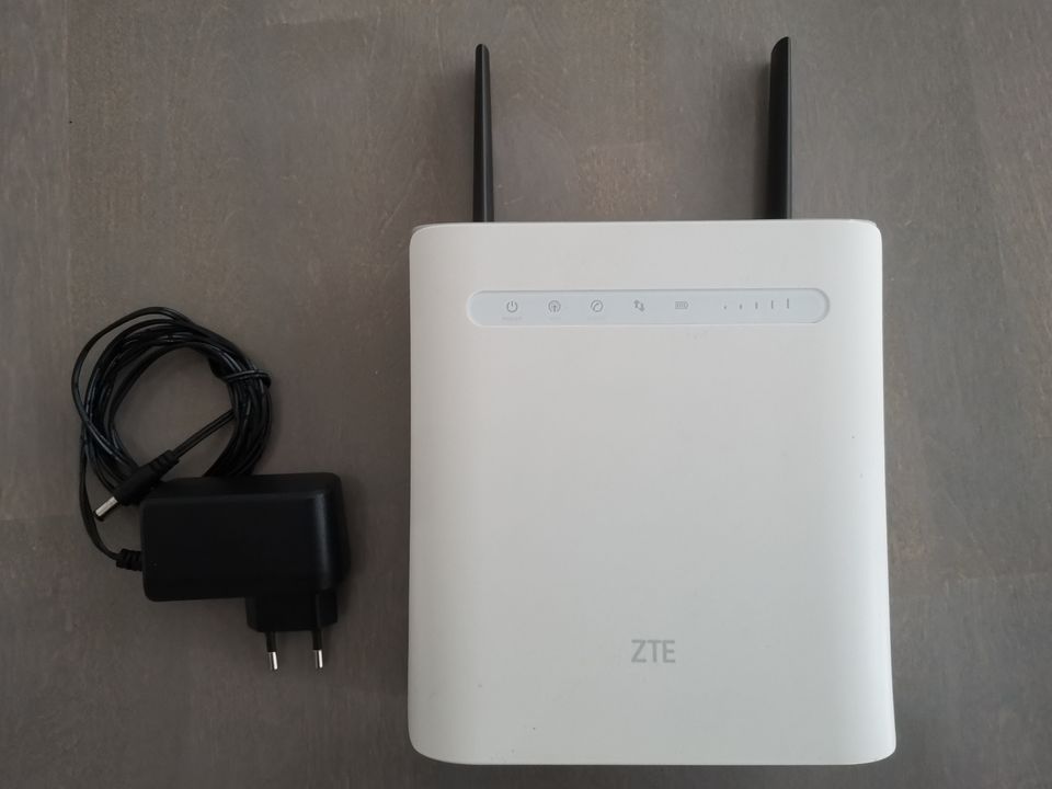 ZTE MF286 4G-reititin lisäantenneilla