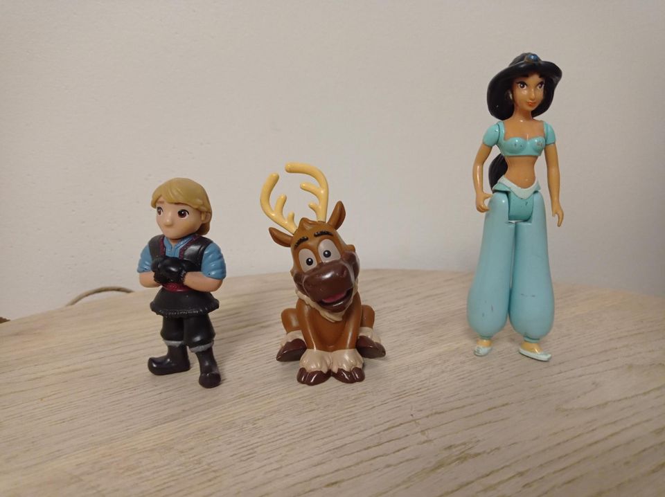 Disney figuurit Jasmin ja Frozen