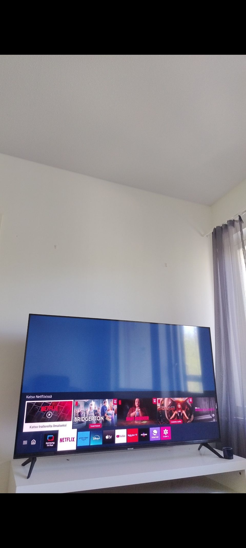 Samsung 65" AU7095 UHD 4K Smart TV älytelevisio 65 tuumainen