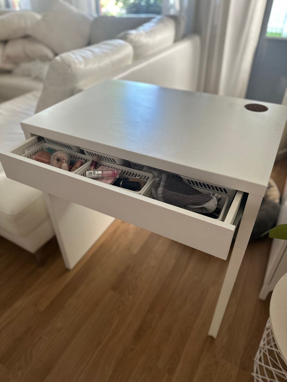 Ikean- työpöytä
