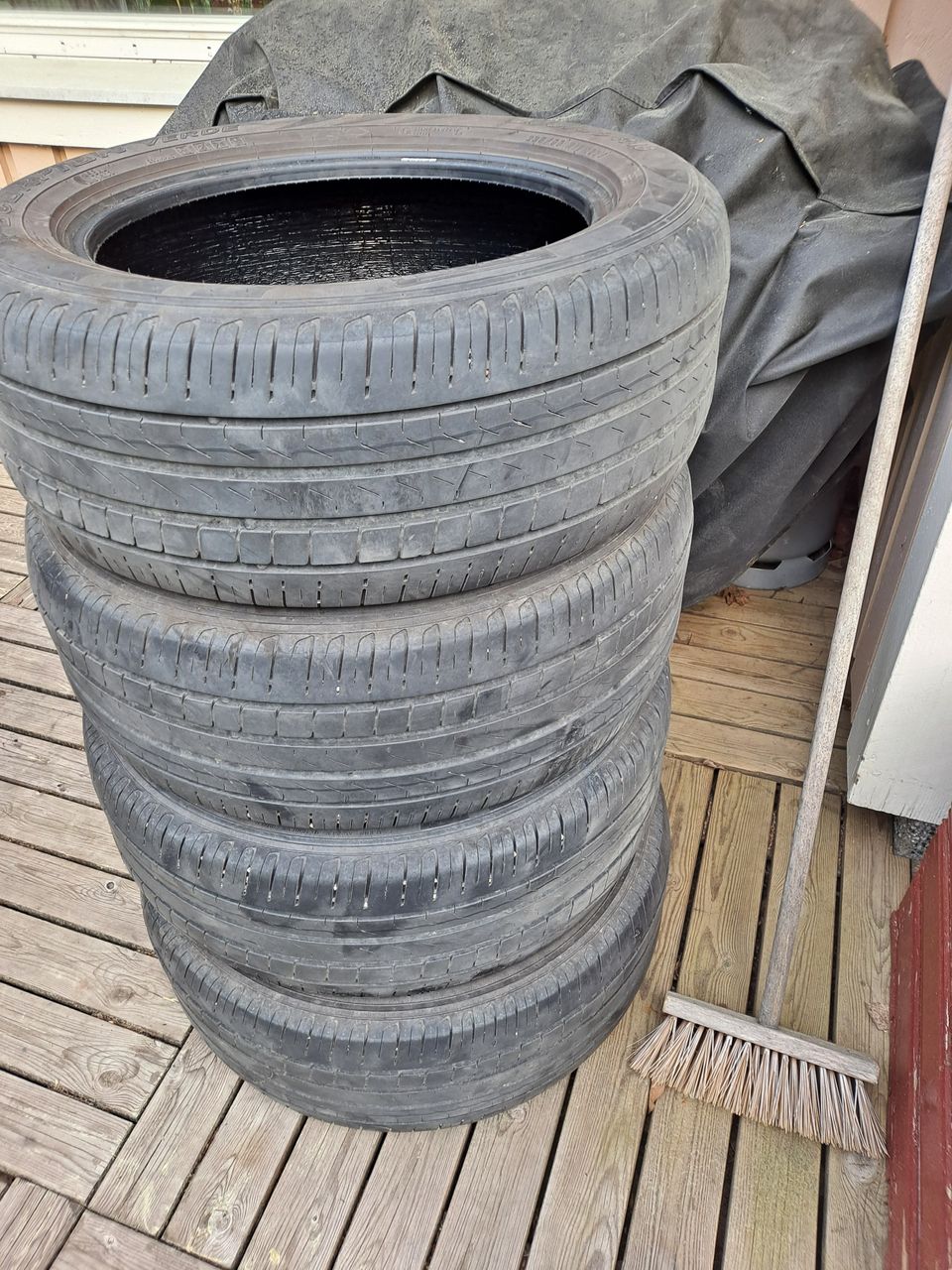 Pirelli 235/55 R18 kesärenkaat