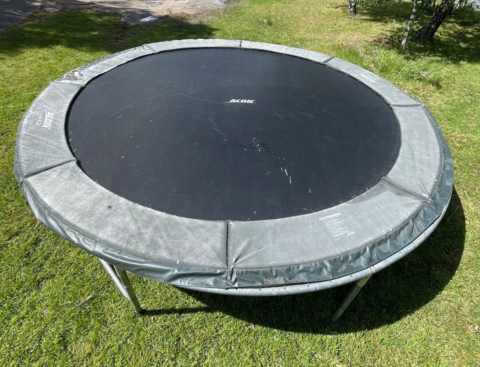 Acon air 4.3 trampoliini ja sen teltta