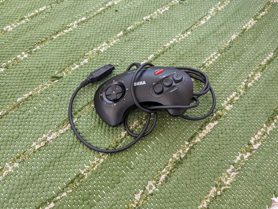 Sega Megadrive ohjain