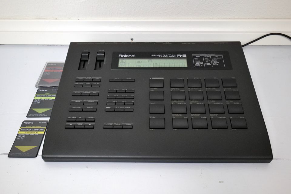 Roland R8 rumpukone